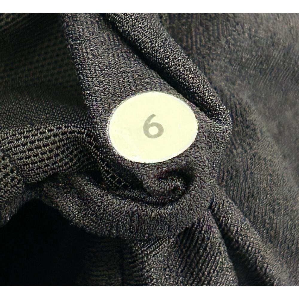 Lululemon Bliss Tank Top Black Womens Size 6 Spaghetti Strap Built In Shelf Bra - Picture 6 of 6